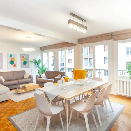 Apartment Tour Eiffel & Champs Elysees Business Apartment: Bright 2br With Housekeeping *